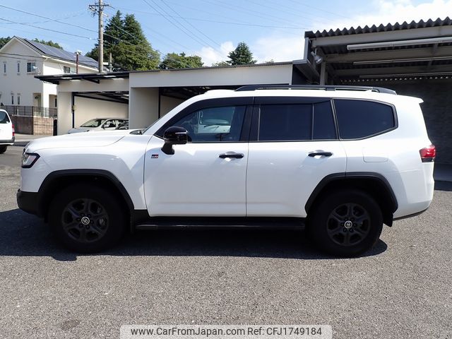 toyota land-cruiser 2023 CFJ1749184 image 2