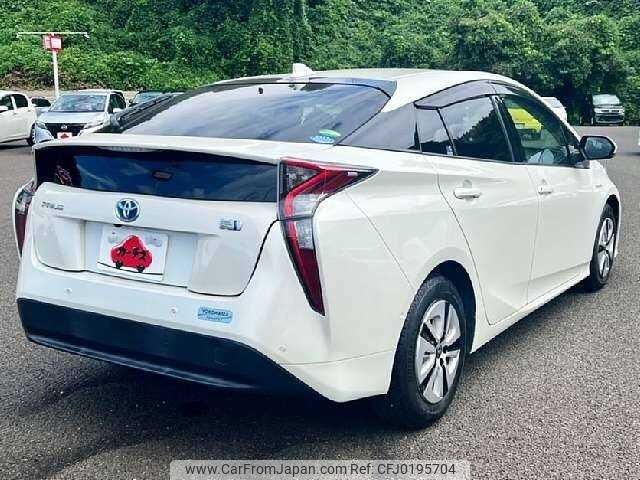 toyota prius 2017 504928-923938 image 2