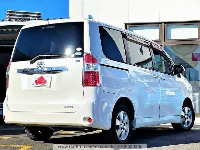 toyota noah 2009 504928-926429 image 2