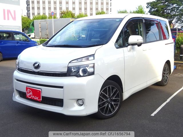 toyota voxy 2010 CFJ1656794 image 1