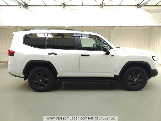 toyota land-cruiser 2023 CFJ1589452 image 2