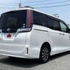 toyota esquire 2019 504928-930224 image 2