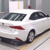 lexus is 2019 CFJ1715234 image 2