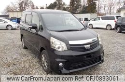 toyota noah 2012 -TOYOTA--Noah DBA-ZRR75W--ZRR75-0097704---TOYOTA--Noah DBA-ZRR75W--ZRR75-0097704-