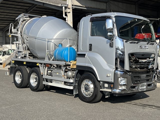 car_f895f892-d386-497b-9456-