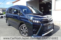 toyota voxy 2018 quick_quick_ZRR80W_ZRR80-0452284