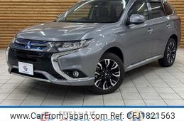 mitsubishi outlander-phev 2018 CFJ1821563