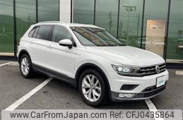 volkswagen tiguan 2017 -VOLKSWAGEN--VW Tiguan ABA-5NCZE--WVGZZZ5NZHW888573---VOLKSWAGEN--VW Tiguan ABA-5NCZE--WVGZZZ5NZHW888573-