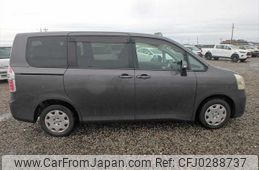 toyota noah 2008 NIKYO_XR76847