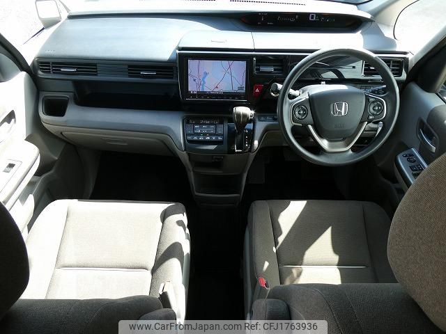 honda stepwagon 2017 CFJ1763936 image 2