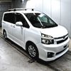 toyota voxy 2010 CFJ1635242 image 1
