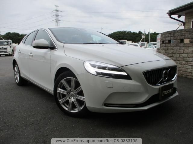 volvo v40 2019 quick_quick_LDA-MD4204T_YV1MVA8RDK2566975 image 1