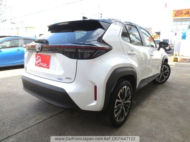 toyota yaris-cross 2023 CFJ1647122 image 2