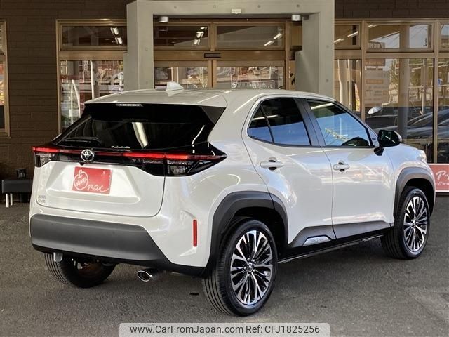 toyota yaris-cross 2022 CFJ1825256 image 2