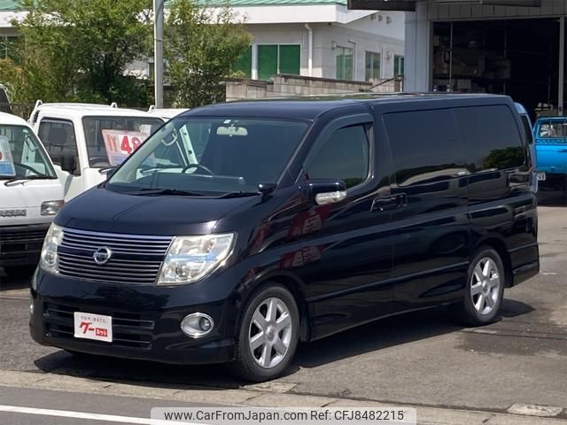 nissan elgrand 2010 GOO_JP_700040018730230411003 image 1