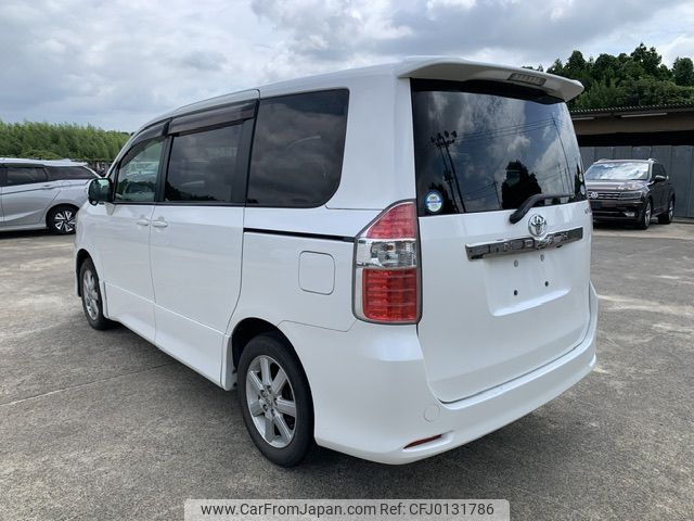 toyota noah 2007 NIKYO_HK58100 image 2