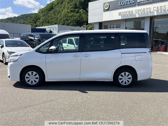 toyota voxy 2018 CFJ1506276 image 2