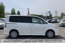 toyota voxy 2007 NIKYO_SG22037