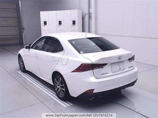 lexus is 2018 CFJ1610214 image 2