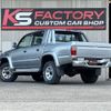 toyota hilux-sports-pick-up 2002 CFJ1505233 image 3