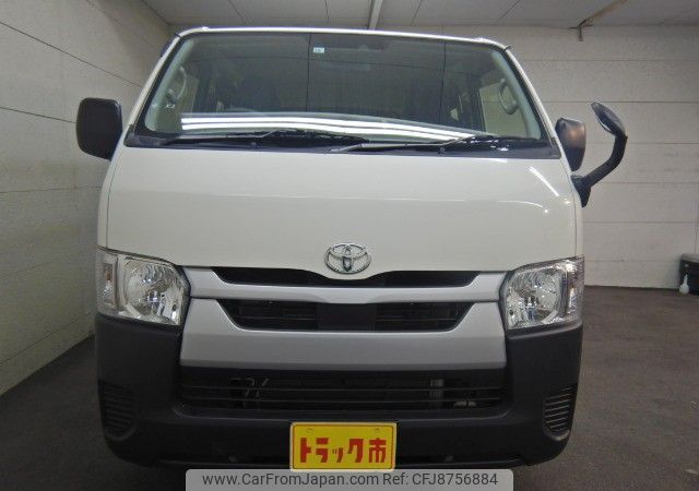 toyota hiace-van 2020 REALMOTOR_N9022110002F-90 image 2