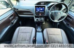 toyota esquire 2018 CFJ1483058