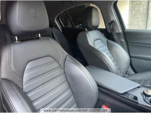 alfa-romeo giulia 2018 -ALFA ROMEO--Alfa Romeo Giulia ABA-95220--ZAREAENN3J7576636---ALFA ROMEO--Alfa Romeo Giulia ABA-95220--ZAREAENN3J7576636- image 2