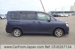 toyota voxy 2009 NIKYO_QW96691