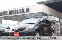 toyota vitz 2013 CFJ1700030