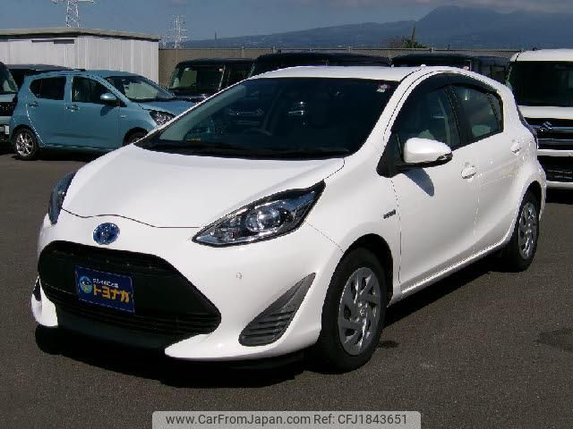 toyota aqua 2018 CFJ1843651 image 2