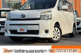 toyota voxy 2013 CFJ1615186