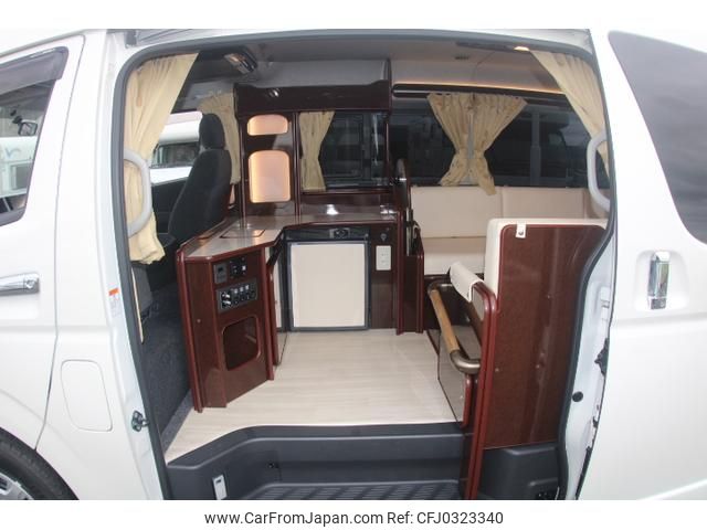 toyota hiace-wagon 2016 GOO_JP_700056095530241014002 image 2