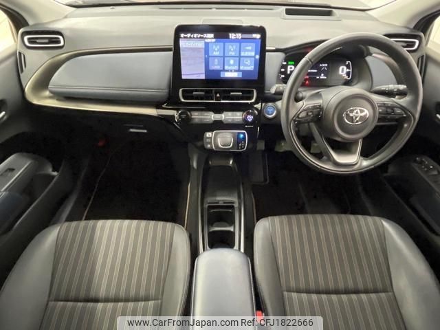 toyota aqua 2021 CFJ1822666 image 2