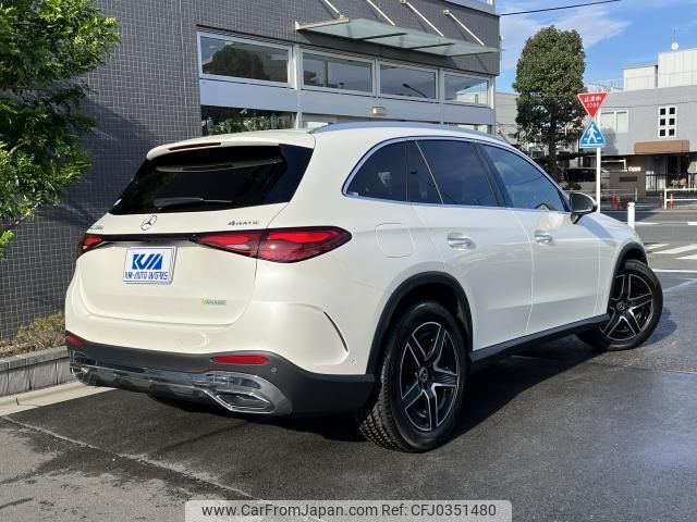 mercedes-benz glc-class 2023 quick_quick_3CA-254605_W1N2546052F039747 image 2