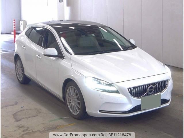 volvo v40 2019 quick_quick_DBA-MB4154T_YV1MV2920K2579592 image 1