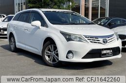 toyota avensis 2013 CFJ1642260