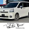 toyota voxy 2012 -TOYOTA--Voxy DBA-ZRR70W--ZRR70-0494347---TOYOTA--Voxy DBA-ZRR70W--ZRR70-0494347- image 1