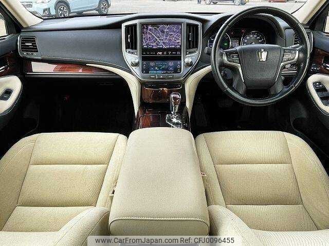 toyota crown 2013 504928-923342 image 1