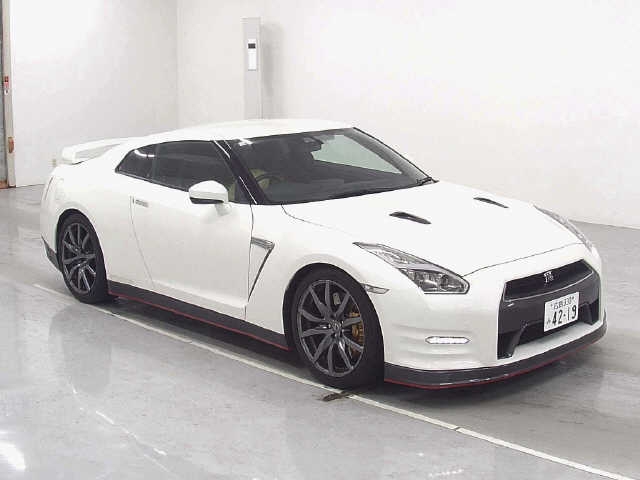 2016 Nissan Gt-r R35 - Car Price $63,860