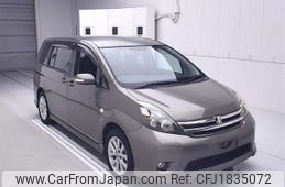 toyota isis 2011 CFJ1835072