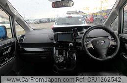 toyota voxy 2008 NIKYO_XA79440