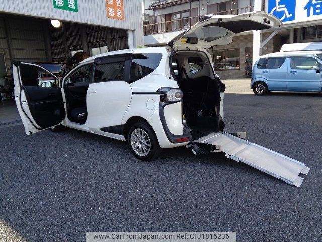 toyota sienta 2017 CFJ1815236 image 1