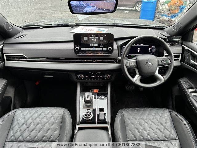 mitsubishi outlander-phev 2023 CFJ1807888 image 2