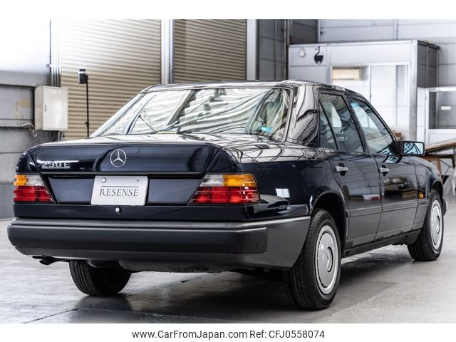 mercedes-benz e-class 1987 CFJ0558074 image 2