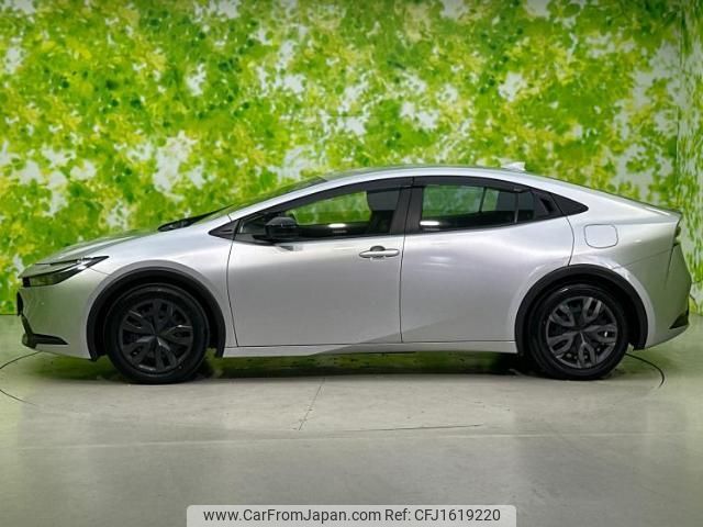 toyota prius 2023 CFJ1619220 image 2