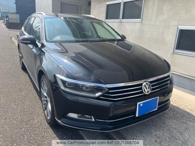 volkswagen passat-variant 2018 -VOLKSWAGEN--VW Passat Variant LDA-3CDFC--WVWZZZ3CZJE114197---VOLKSWAGEN--VW Passat Variant LDA-3CDFC--WVWZZZ3CZJE114197- image 1
