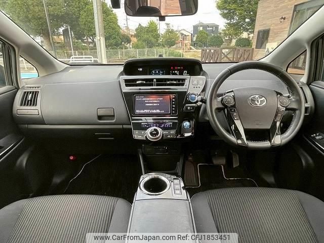 toyota prius-α 2018 CFJ1853451 image 2