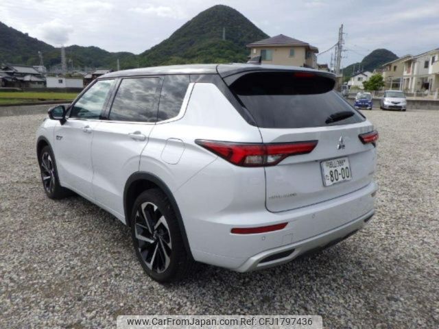 mitsubishi outlander-phev 2023 CFJ1797436 image 2