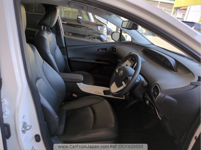 toyota prius 2016 CFJ1620555 image 2
