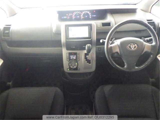 toyota voxy 2007 TE2126 image 1